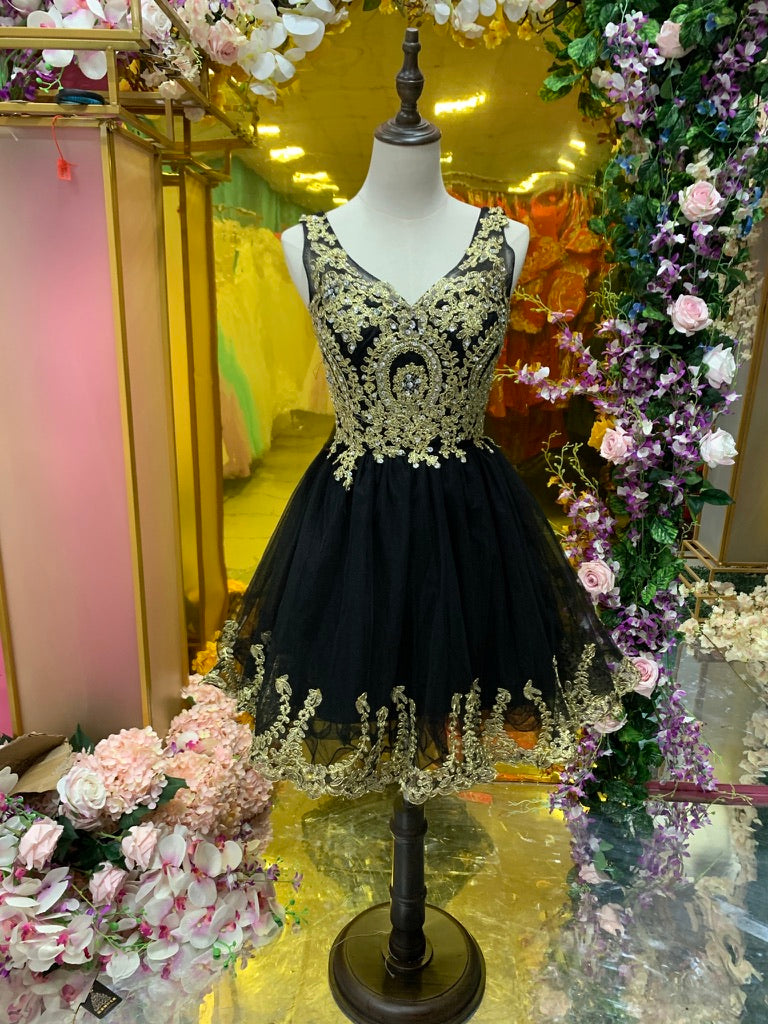 Vestido De Fiesta Corto Escote v Negro Con Dorado – Boutique Panamá