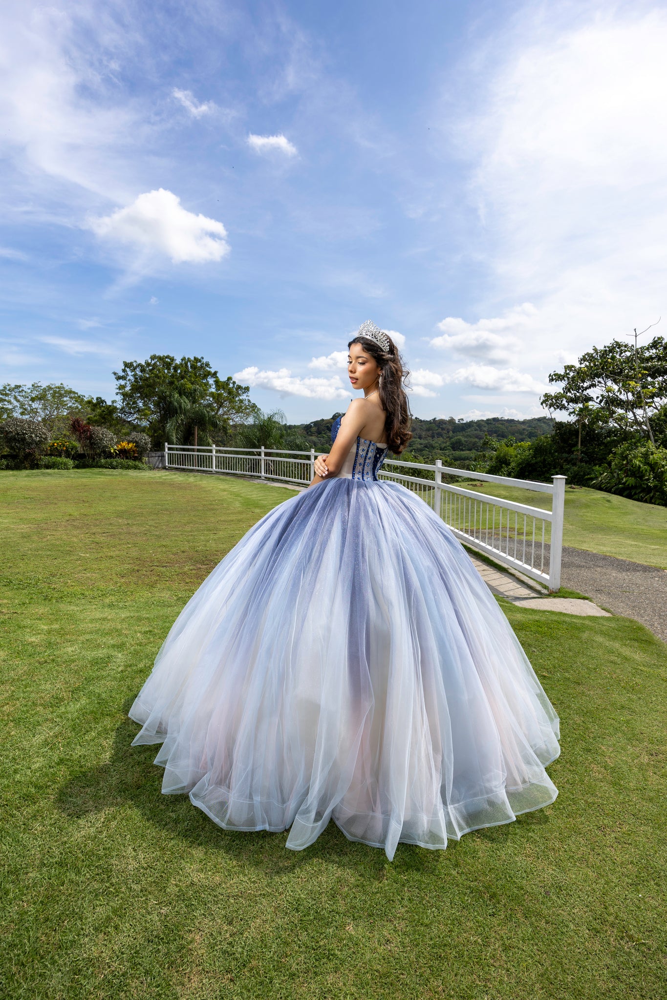 ALQUILER | Colección ENCANTO | Vestido para quinceañera