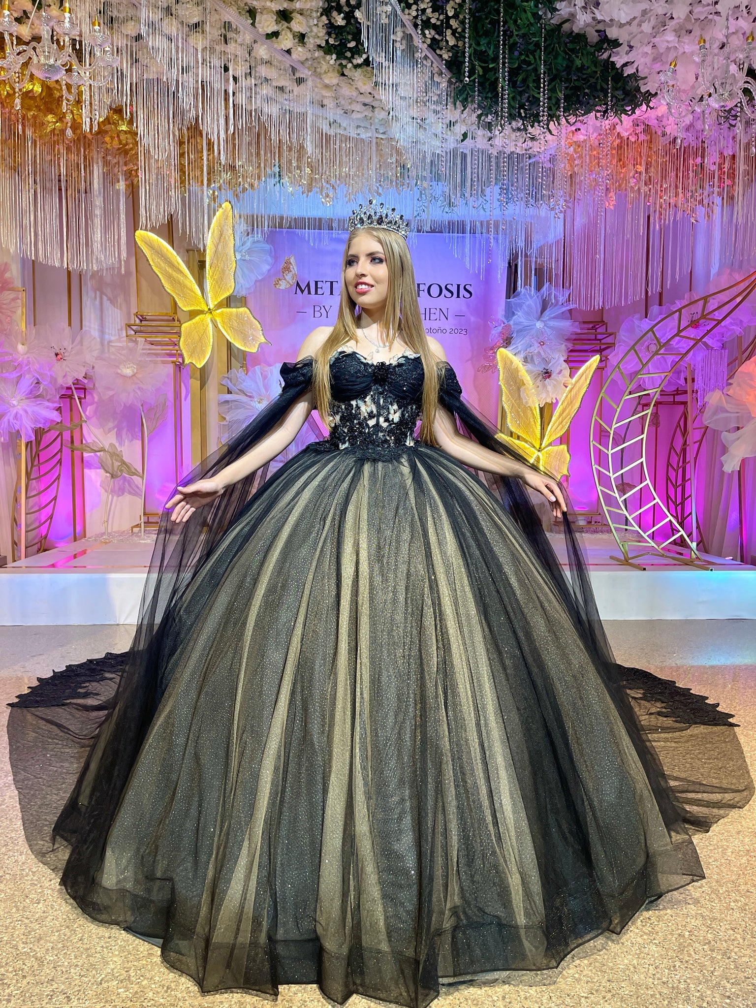 Alquiler | Colección METAMORFOSIS | Vestido para quinceañera negro