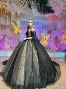 Alquiler | Colección METAMORFOSIS | Vestido para quinceañera negro