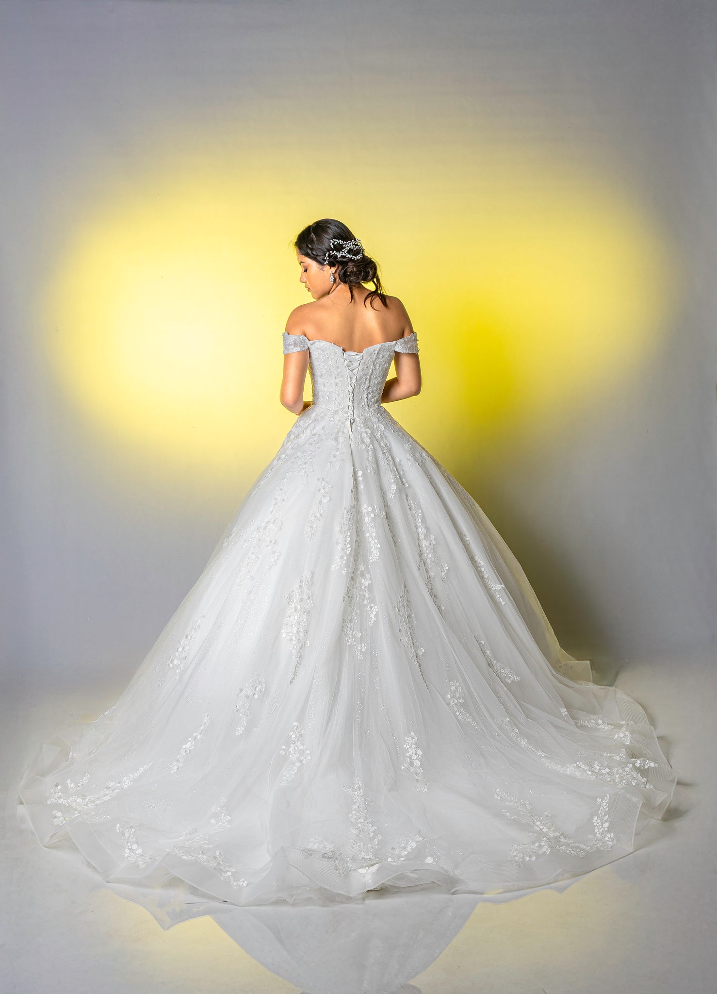 ALQUILER | Vestido De Novia escote corazón con cola