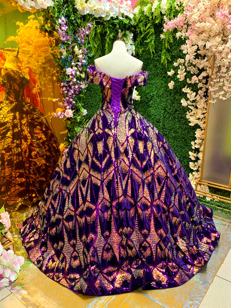 VENTA | Vestido Para Quinceañeras Hombros Descubiertos Corte Princesa Morado con Rose Gold Lentejuela