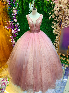 ALQUILER | Vestido Para Quinceañeras Escote V Corte Princesa Rose Gold