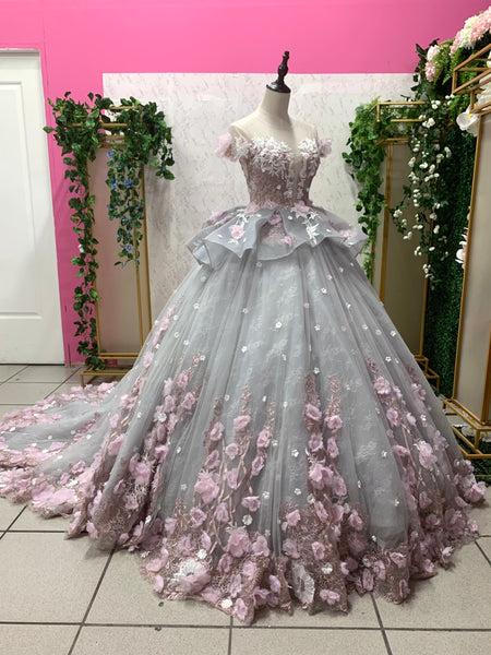 VENTA | Vestido para Quinceañeras Estilo Princesa Con Flores De Cerezo Sakura Gris Y Rosado