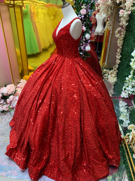 ALQUILER | Vestido Para Quinceañeras Escote V Corte Princesa Rojo