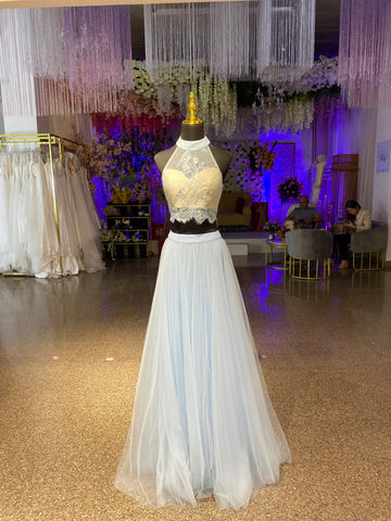 Vestido De Fiesta Escote Halter Espalda Descubierta Con Cola Celeste