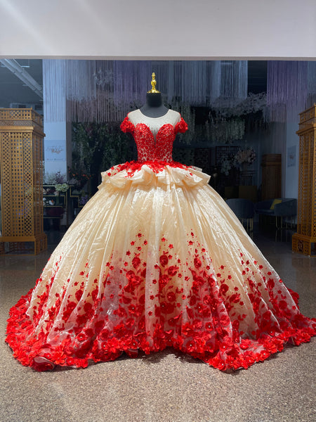 Vestido Para Quinceañeras Con Flores Roja Vestido Con Cola- Mi Boutique Panamá