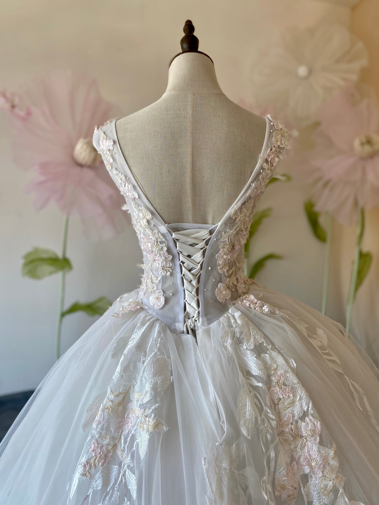 ALQUILER | Vestido De Novia con Detalles Florales