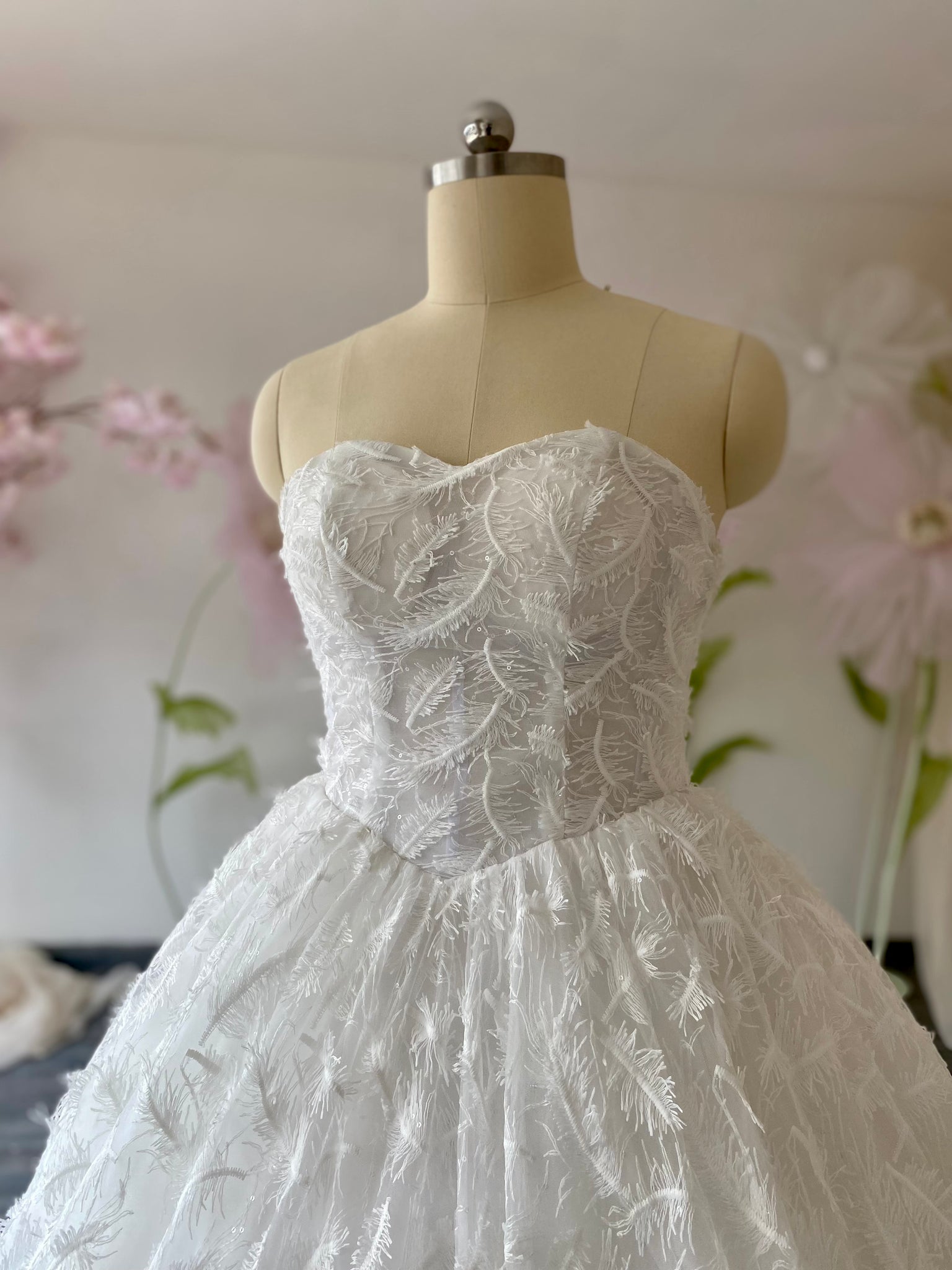 Vestido De Novia con Cola Larga