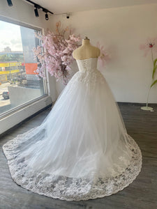 Vestido De Novia con Cola Larga